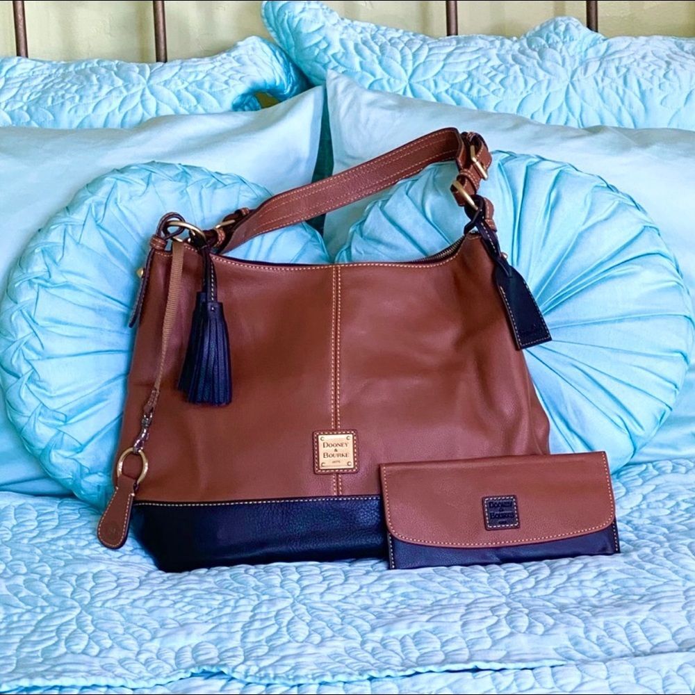 Dooney and Bourke Tan Shoulder/Hobo Bag w/ Extras